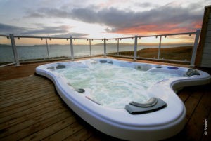Sarena Bay hot tub overlooking the ocean.